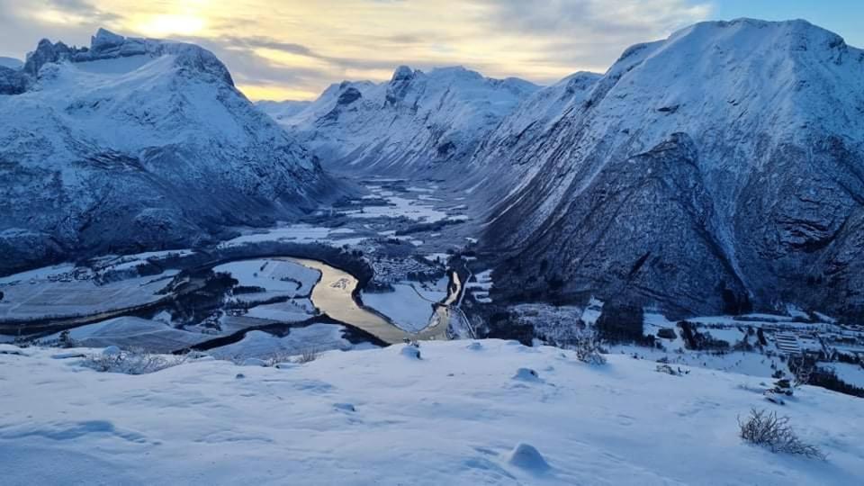 Apartment In The Heart Of Andalsnes Luaran gambar