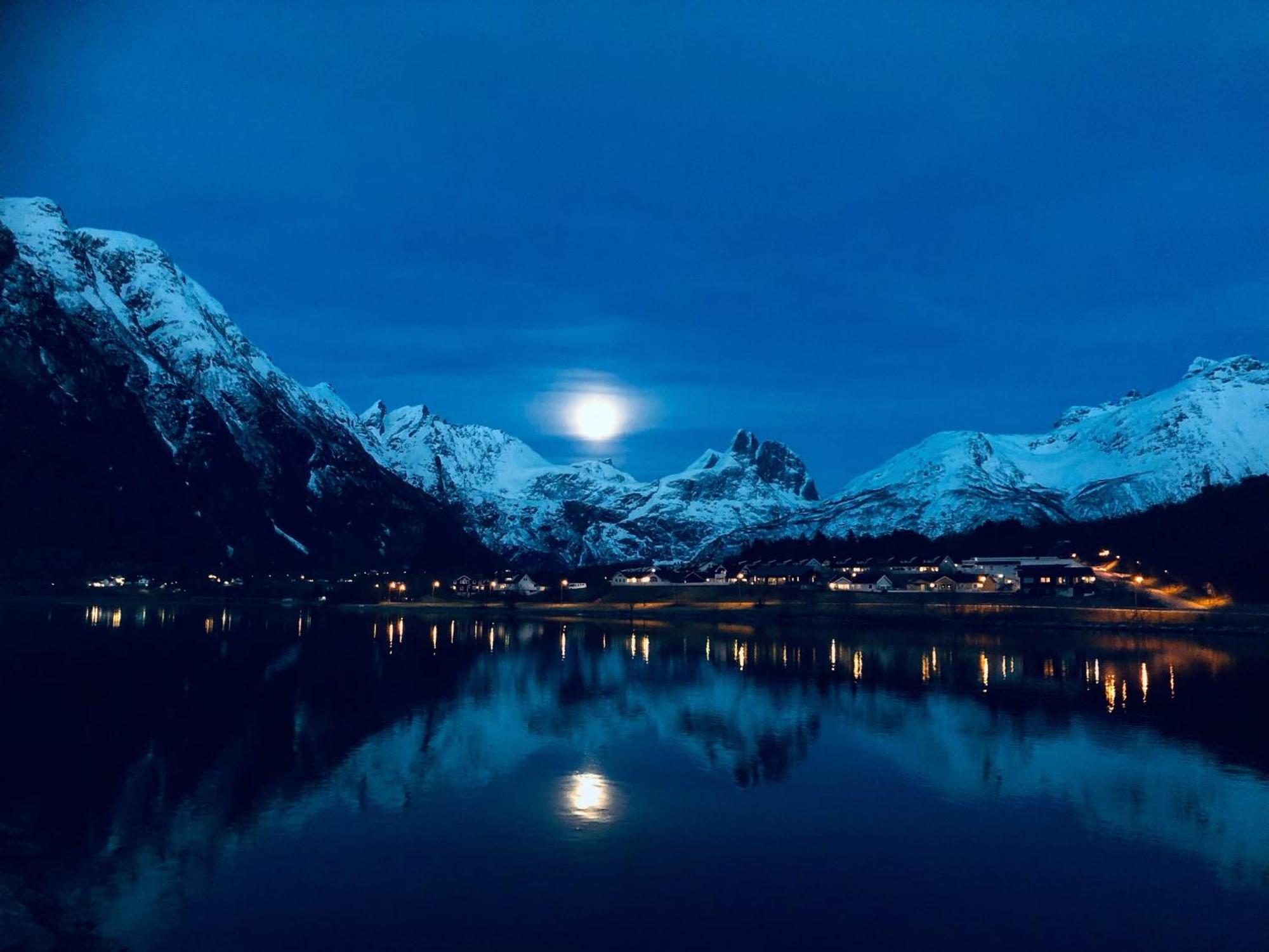 Apartment In The Heart Of Andalsnes Luaran gambar